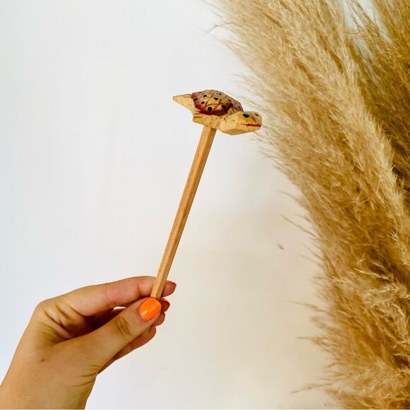 NEW VINTAGE Red Natural Tan Wooden Handmade Carved Turtle Pencil Hawaiian Hawaii - Picture 1 of 5